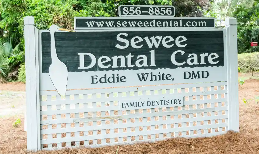 Sewee Dental sign