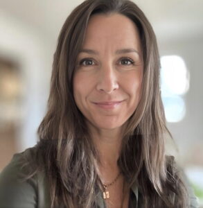 This image displays Jessica Stone, owner of “Everything Sorted”